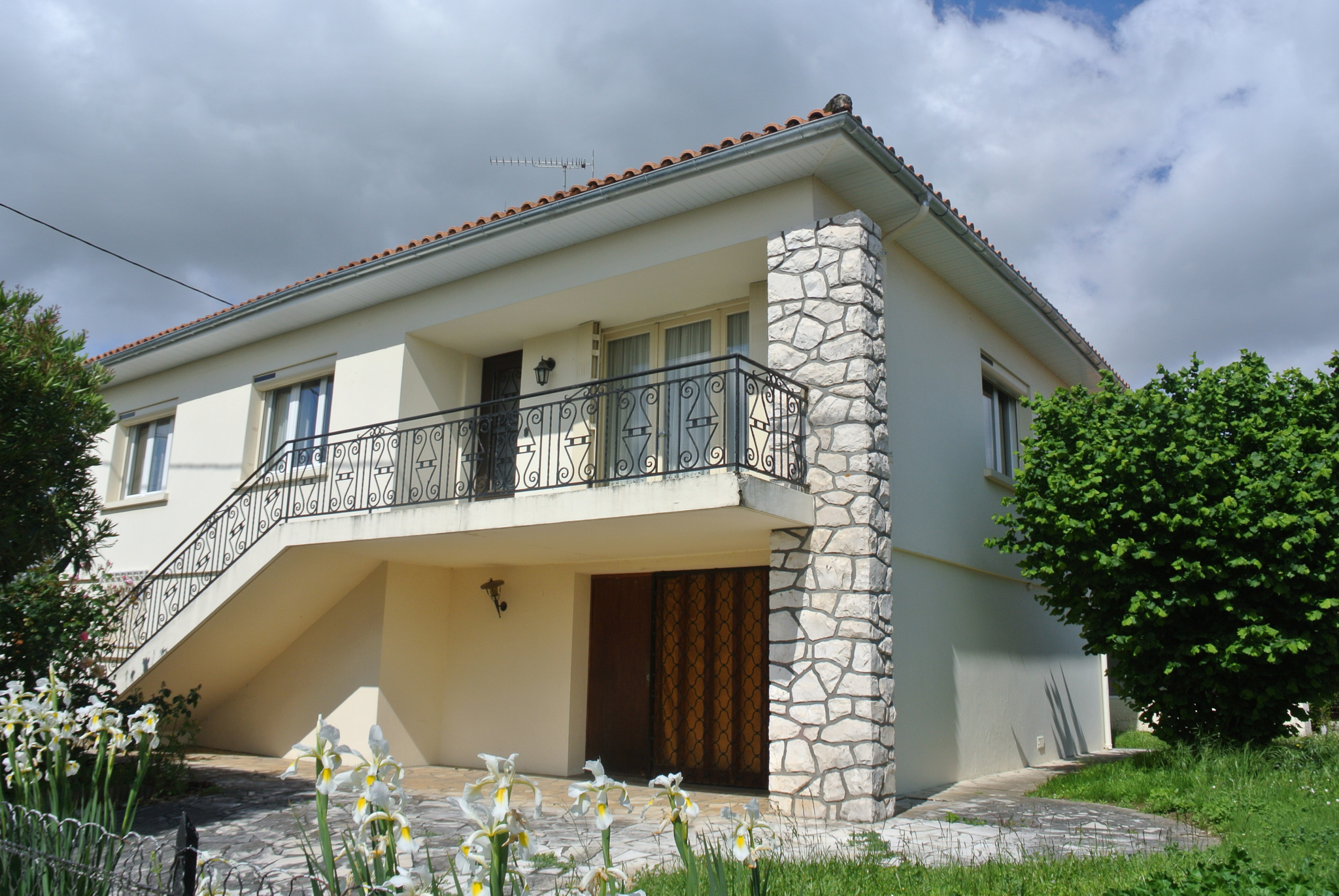 MAISON proche centre de Sainte Bazeille