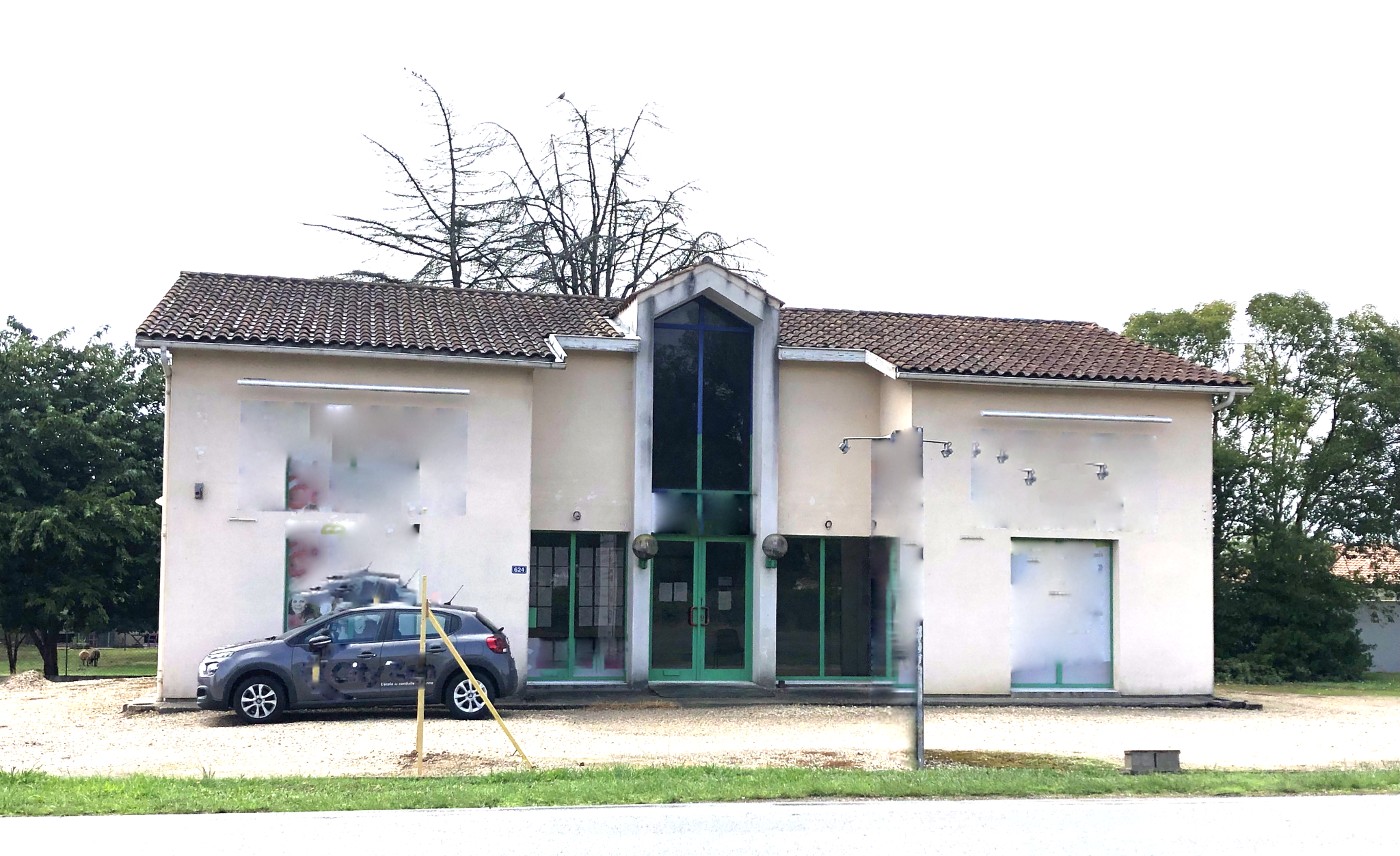 A louer à Ste Bazeille local professionnel