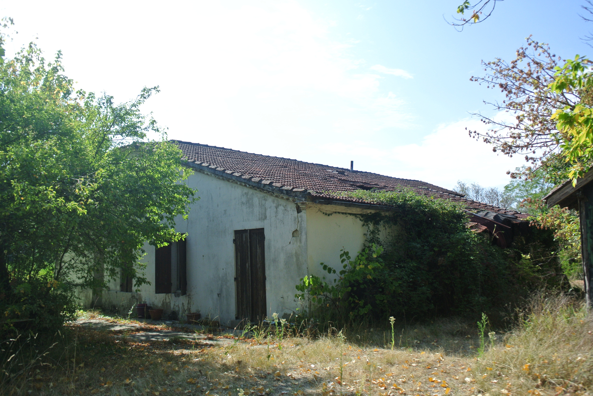 Coprs de ferme à restaurée proche toutes commerces . 5 mn de Marmande