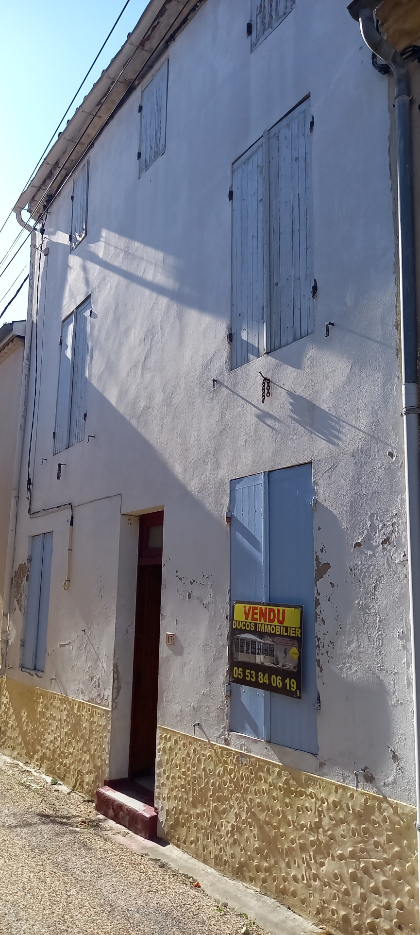 EXCLUSIVITE: Maison de village à rénovée proche accés autoroute