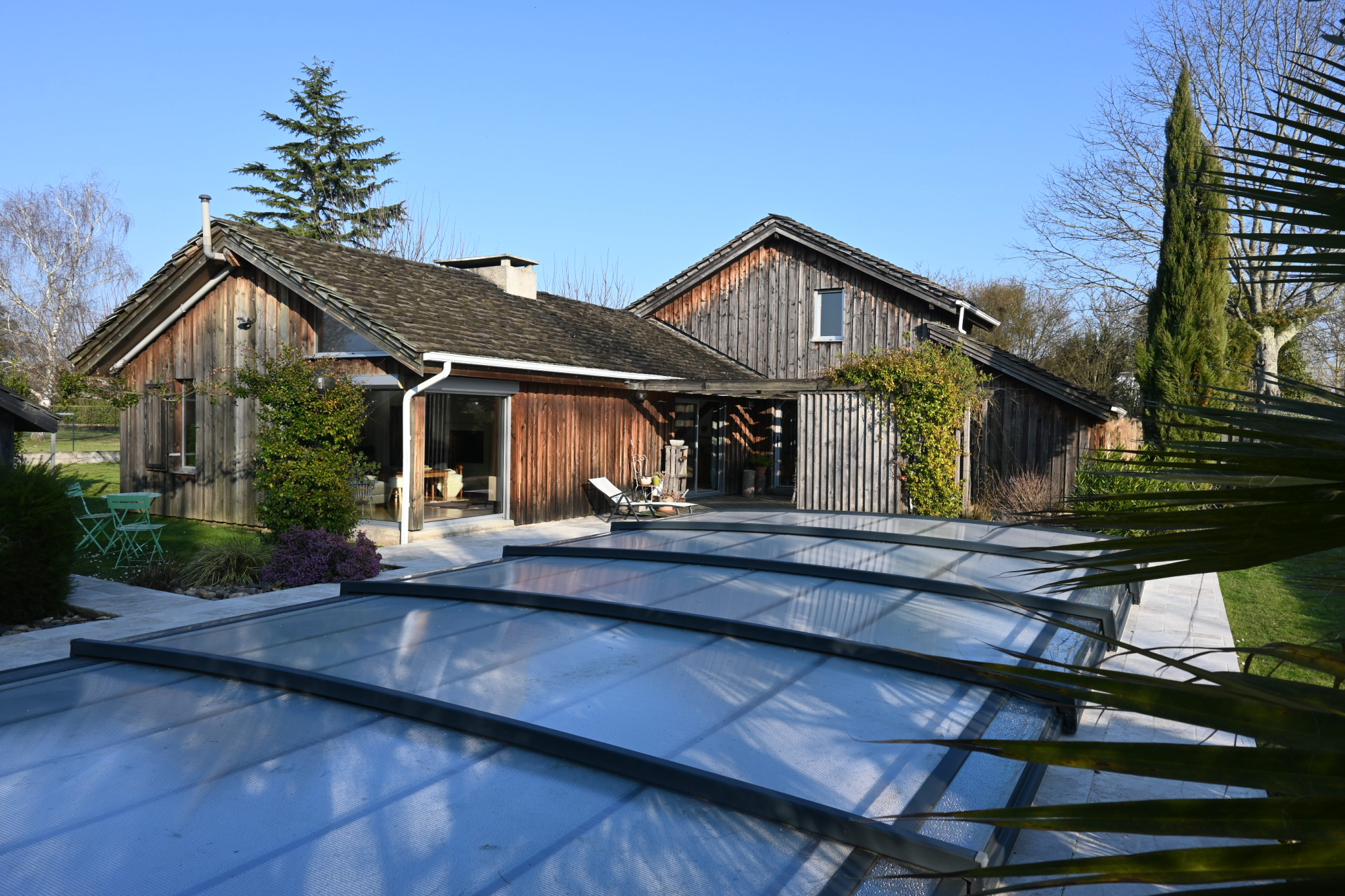 Magnifique Maison en Bois à 1 H de Bordeaux . Proche de tous commerces Marmande