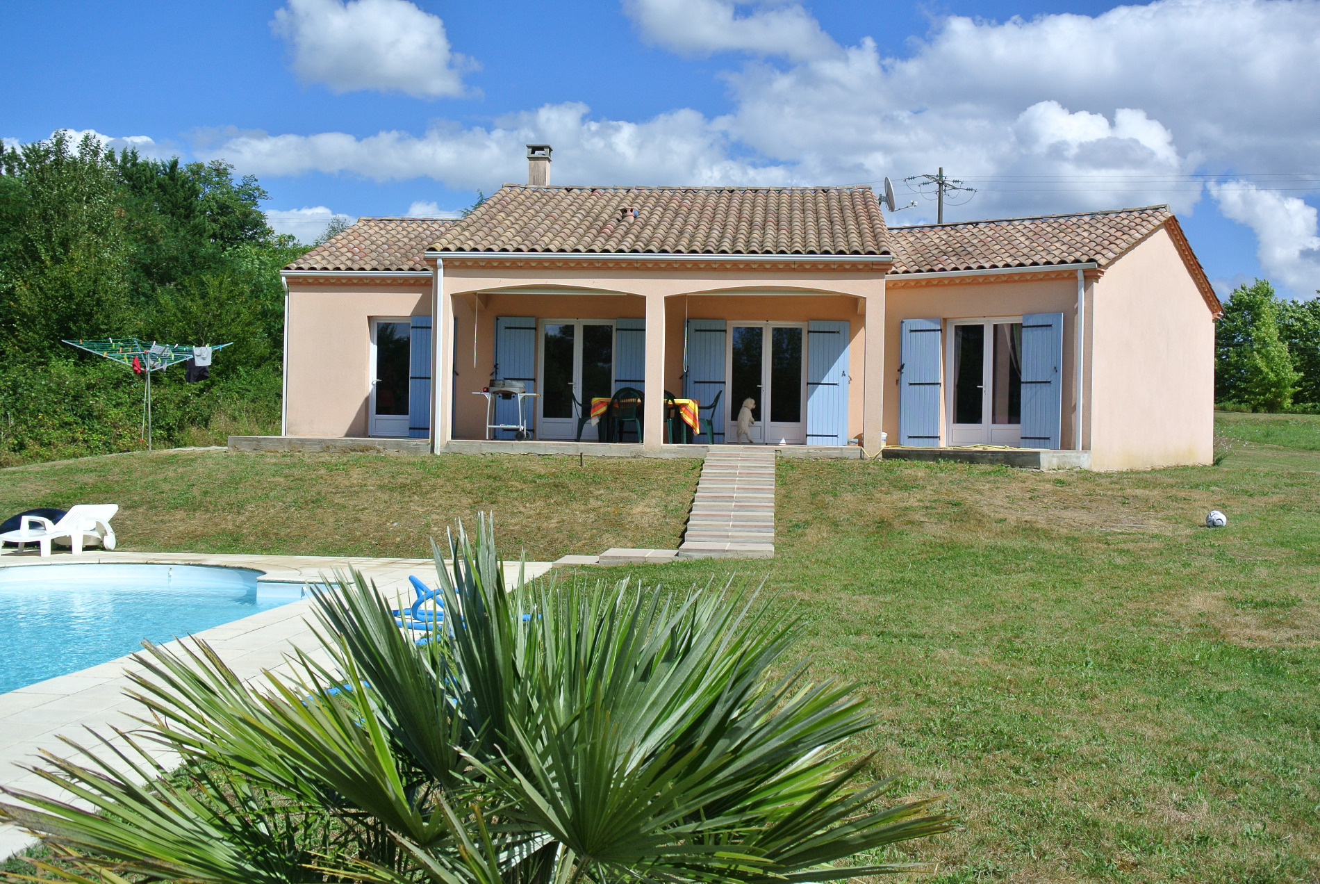Maison recente avec piscine