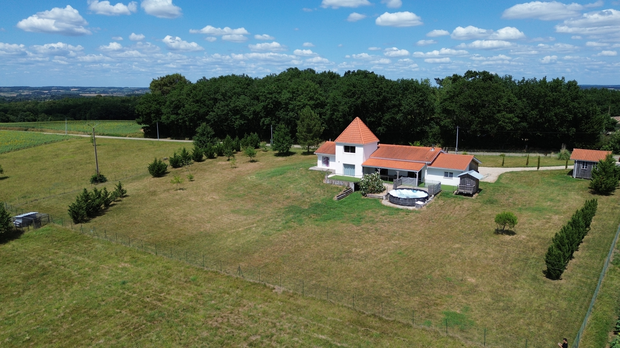 Sur les hauteurs dans un bel environnement maison 5 chambres